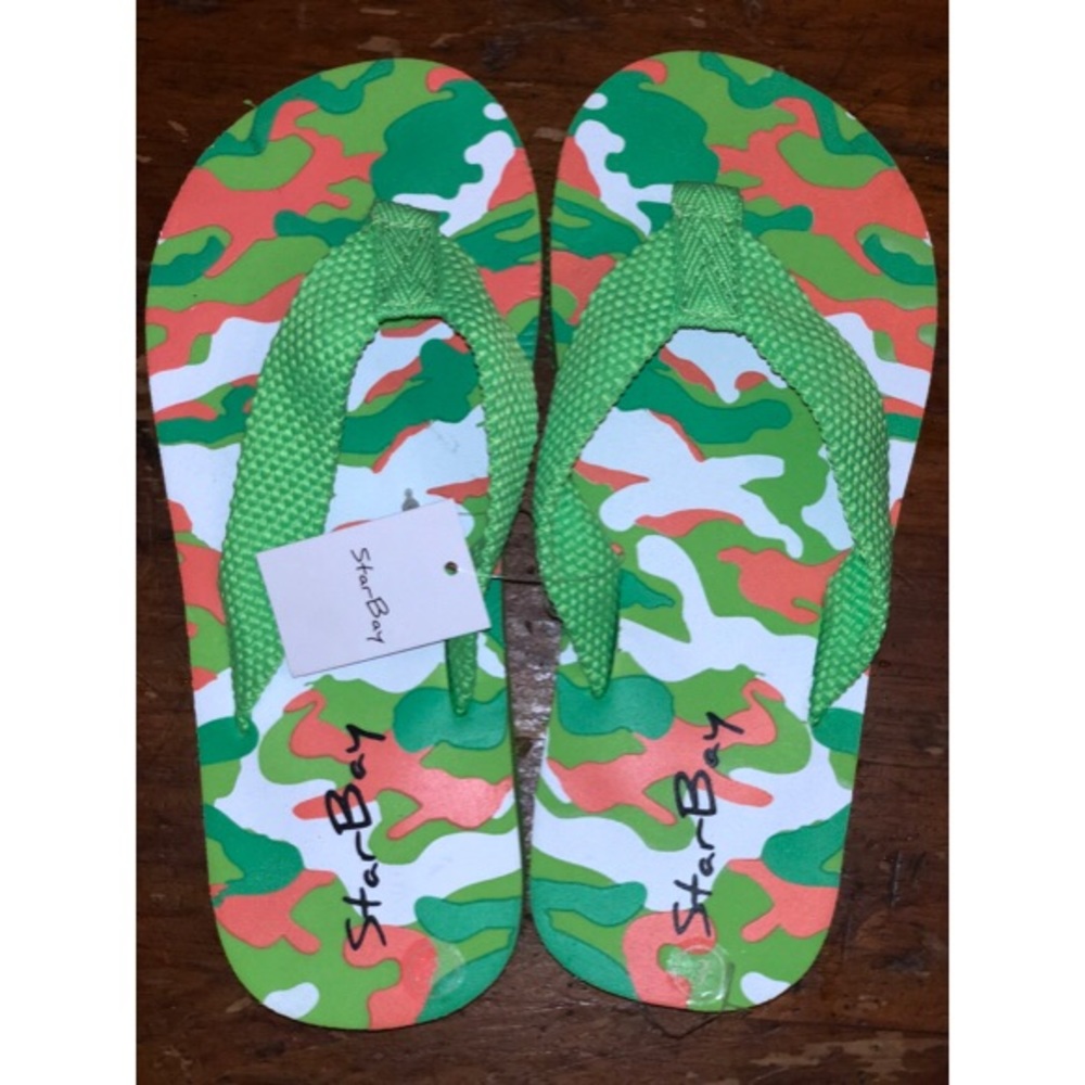NWT boys Star Bay green & orange camo flip-flop, 3
